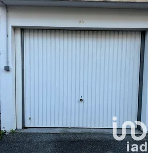 Parking at Bordeaux (33200)