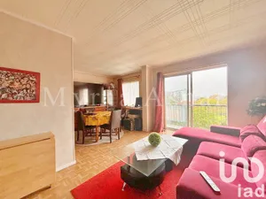 Apartment at Fresnes (94260)