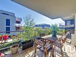 Apartment at Cenon (33150)