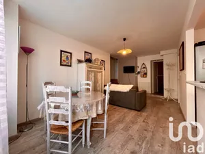 Apartment at Granville (50400)