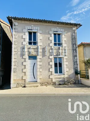 House at Nieuil-l'Espoir (86340)