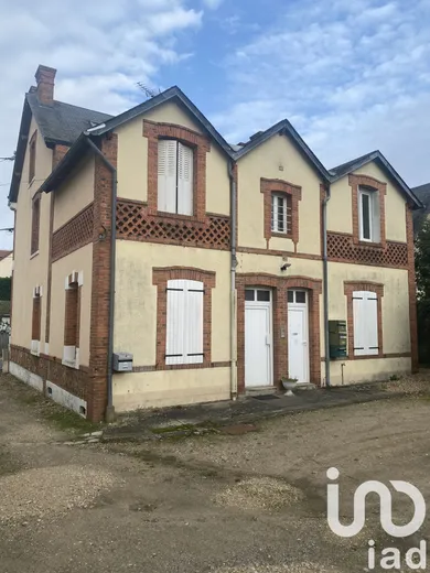 Building at Les Bordes (45460)