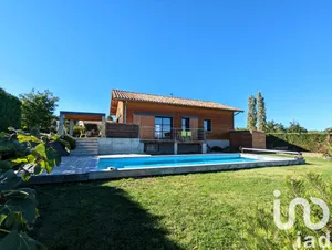 Maison traditionnelle à Saint-Jean-de-Muzols (07300)