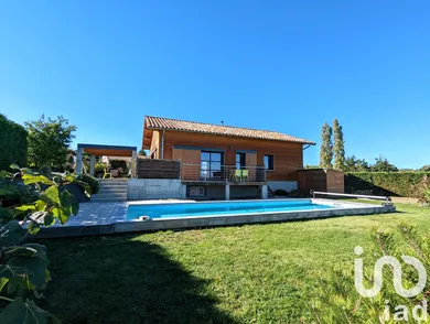 Traditional house at Saint-Jean-de-Muzols (07300)