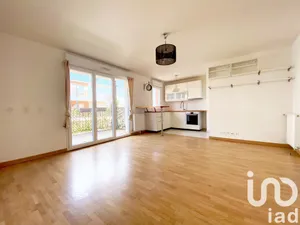 Apartment at Noisy-le-Grand (93160)