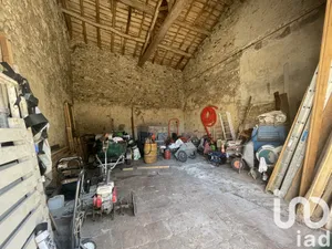 Barn at Ludesse (63320)