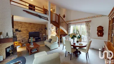 Maison traditionnelle à Savigny-le-Temple (77176)