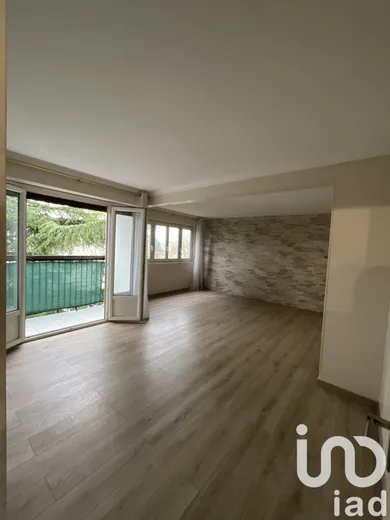 Apartment at Chilly-Mazarin (91380)