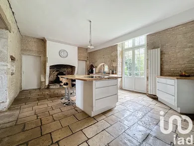 Manoir à Mauzé-sur-le-Mignon (79210)