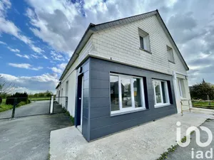 Building at Laurenan (22230)