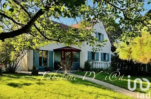 Traditional house at Richebourg (78550)