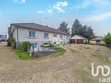 Traditional house at Olivet (45160)