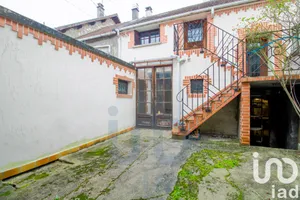 Maison traditionnelle à Nézel (78410)