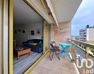 Apartment at Saint-Maur-des-Fossés (94100)