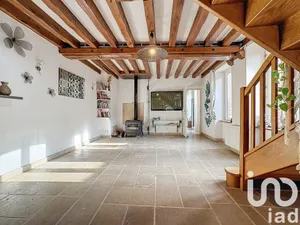 Traditional house at Valravillon (89113)