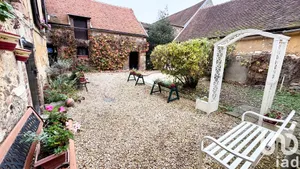 Village house at Courgenay (89190)