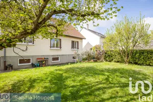 Traditional house at Yerres (91330)