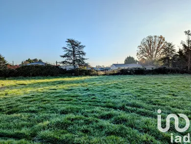 Terrain à bâtir à Saint-Seurin-sur-l'Isle (33660)