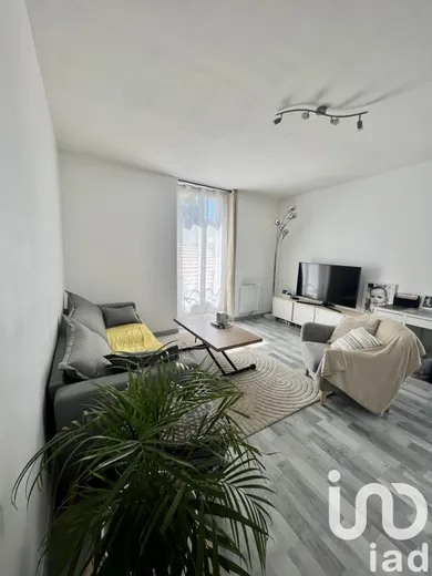 Apartment at Linas (91310)