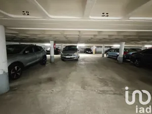 Parking at Paris (75020)