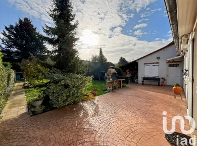 Traditional house at Pontault-Combault (77340)