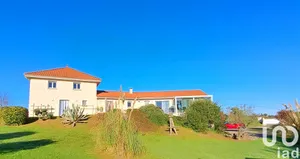 Traditional house at Sère-Rustaing (65220)