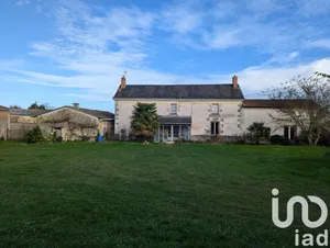 Maison de campagne à Saint-Léger-de-Montbrun (79100)