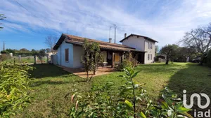 Maison traditionnelle à Les Églisottes-et-Chalaures (33230)
