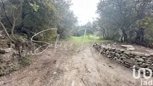 Terrain à bâtir à Lagnes (84800)