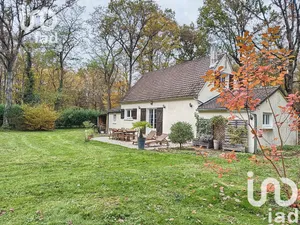 Traditional house at Saint-Firmin-des-Bois (45220)
