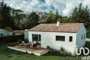 Maison traditionnelle à Dauphin (04300)