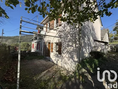 Traditional house at Vic-sur-Cère (15800)