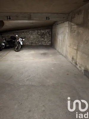 Parking à Paris (75013)