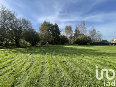 Terrain à bâtir à Lanquais (24150) — 2/4