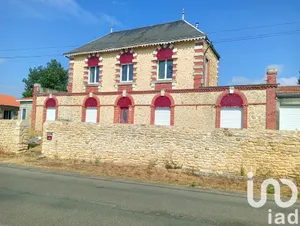 Maison à Saint-Léger-de-Montbrun (79100)