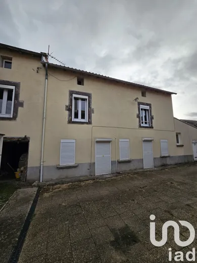 Village house at Saint-Bonnet-près-Riom (63200)