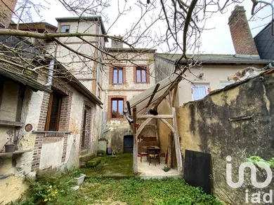 Maison de village à Saint-Fargeau (89170)
