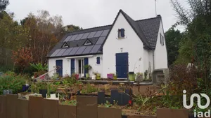 Traditional house at GUECELARD (72230)