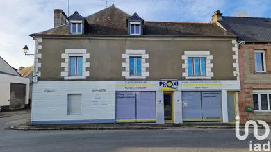 Building at La Chèze (22210)