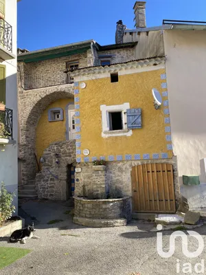 Maison de village à VEYNES (05400)
