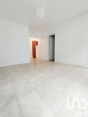 Apartment at Les Ulis (91940)