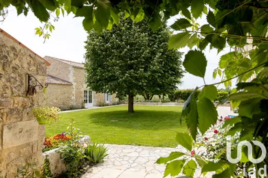 Domain at La gripperie saint Symphorien (17620)