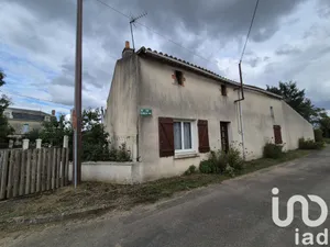 Maison traditionnelle à Val en Vignes (79290)