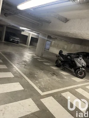 Parking at Cergy (95800)