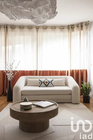 Apartment in Paris (75020)