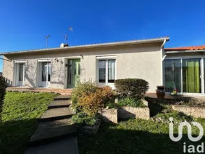 House at Pompaire (79200)
