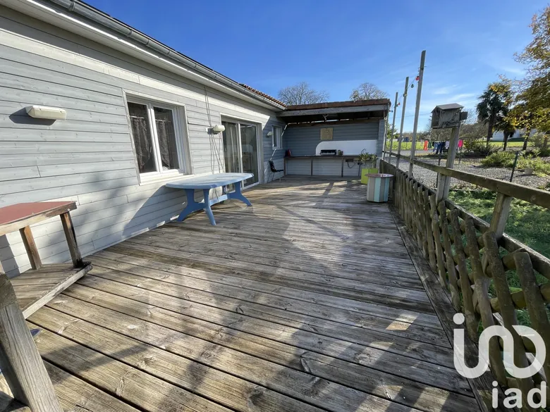 Maison 6 pièces 205 m² · à Asnières-la-Giraud · 205 m² · 242 500 €