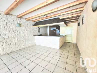 Building at Lourdes (65100) — 6/21