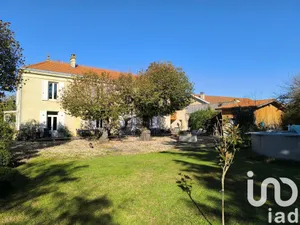 Mansion at Loupiac (33410)