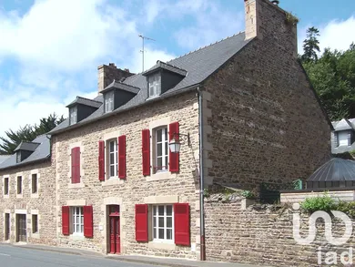 Townhouse at Pontrieux (22260)